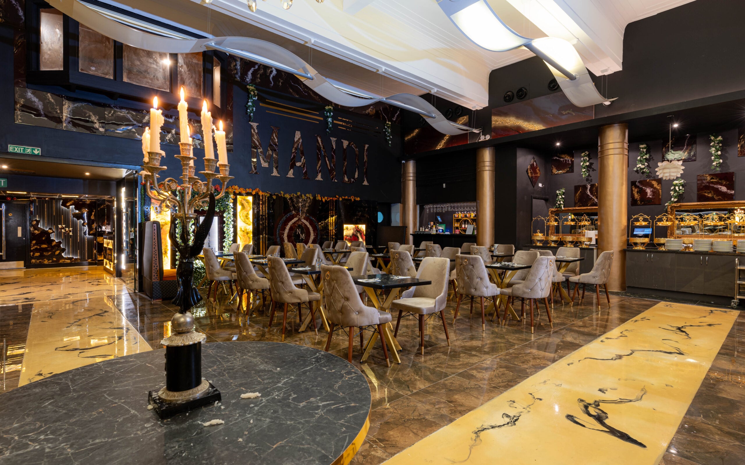 Namak Mandi dining room